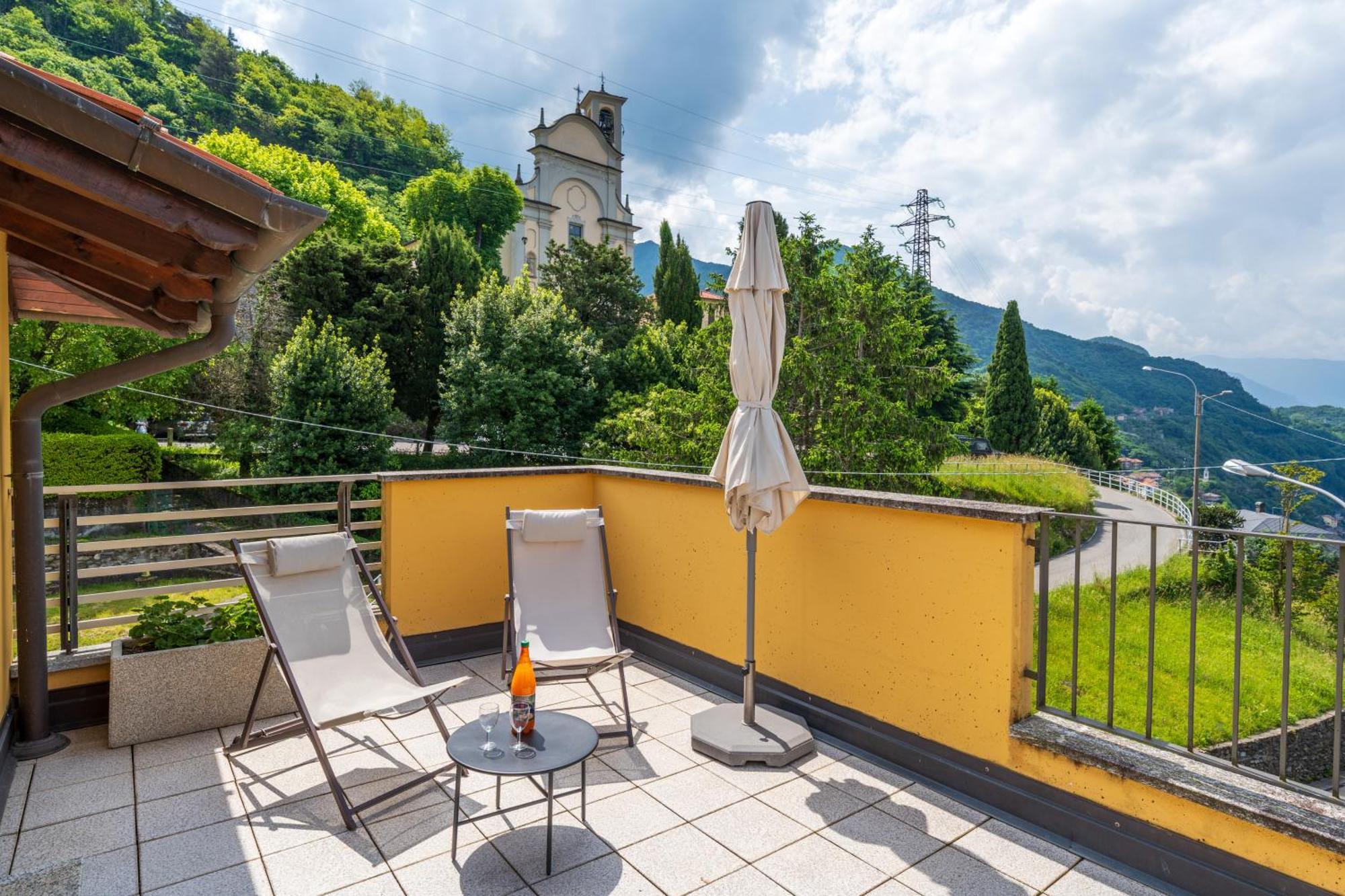 Stunning Apartment- Terrace And Swimming Pool Белано Екстериор снимка
