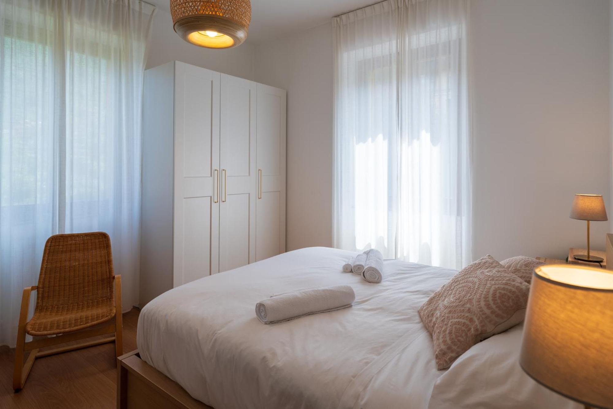 Stunning Apartment- Terrace And Swimming Pool Белано Екстериор снимка