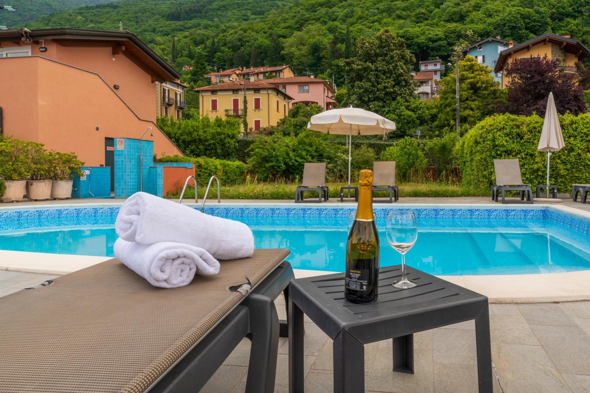Stunning Apartment- Terrace And Swimming Pool Белано Екстериор снимка